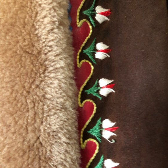 Vintage used Cepelia small embroidered petite small sheepskin jacket - Picture 3 of 4